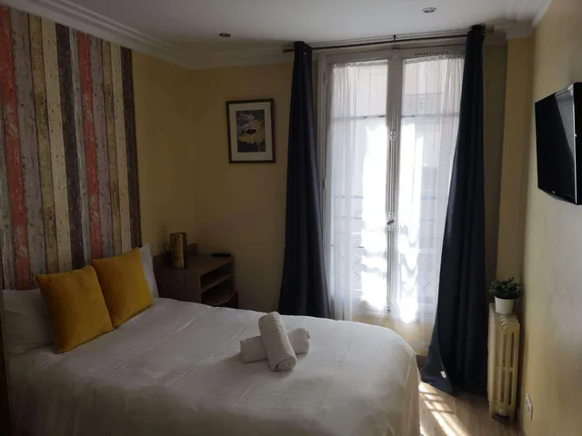 غرفة قياسية بسرير مزدوج، Hotel Du Roi Rene 1/3