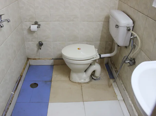 غرفة بسرير مزدوج أو سريرين منفصلين، Oyo 2407 Hotel Gera's M1 5/5