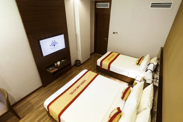 Deluxe, Triple, 1 Double and 1 Single Bed, QUEEN ANN HOTEL 3/10
