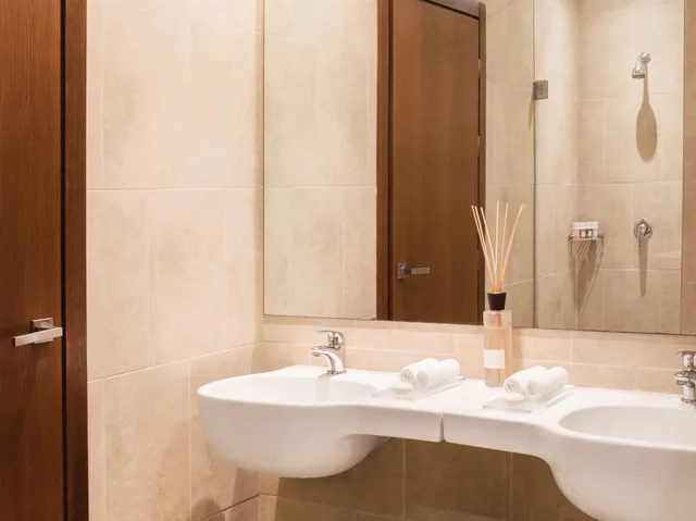 Swim Up, Family, Double and Twin Beds, Private Garden، Amirandes, A Resort to Live 8/8