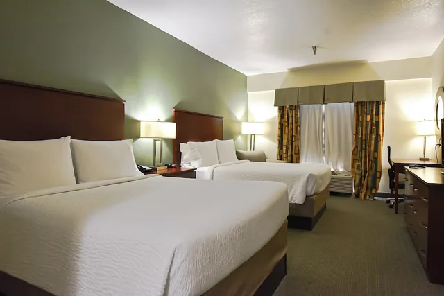جناح بسريرين كوين، Holiday Inn Express and Suites Cocoa 1/10