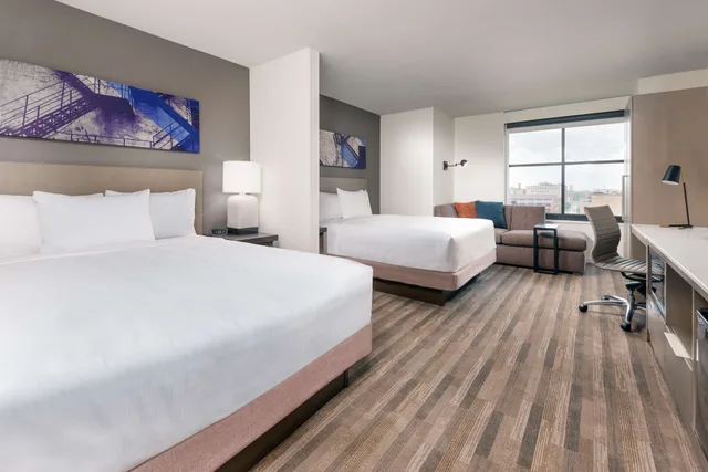 Room, 2 Queen Beds, Den، Hyatt House Chicago West Loop 1/2