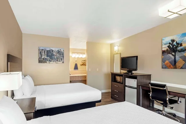 غرفة قياسية بسريرين كوين، Best Western China Lake Inn 3/10