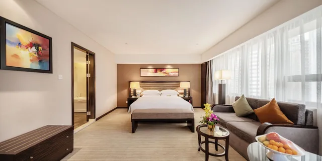 Imperial, King Bed, Queen Bed, Sunshine 2/2