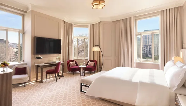Junior Suite, Studio, King Bed، The Bristol Belgrade 1/3