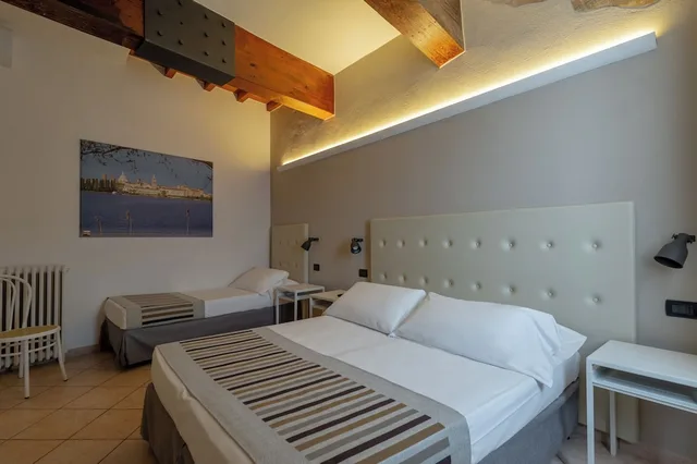 1 Bedroom, Triple, 1 Double and 1 Single Bed, ABC Comfort Hotel Mantua City Centre 3/6
