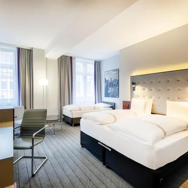 غرفة قياسية ثلاثية، Premier Inn Cologne City Mediapark Hotel 2/9