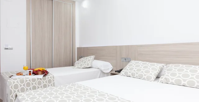 Standard, Double Bed, Olympia Hotel Ronda II 2/9