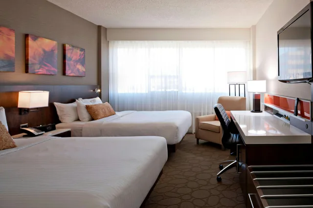 غرفة بسريرين كوين، Delta Hotels by Marriott Edmonton South Conference Centre 1/2