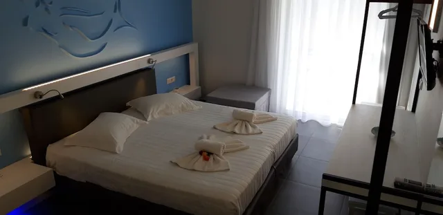 شقة بريميوم بسريرين منفصلين بإطلالة على المسبح مع أريكة، Niriides Hotel 3/10