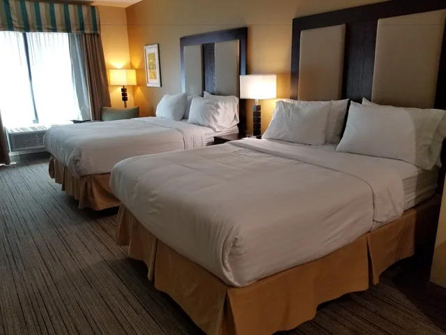 غرفة قياسية بسريرين كوين، Holiday Inn Express Hotel And Suites Gulf Shores 3/6