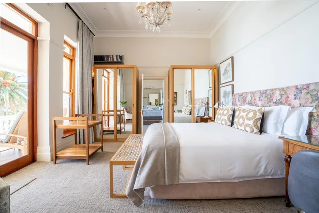 غرفة ديلوكس بسرير مزدوج بإطلالة على البحر بشرفة، Ellerman House 1/10