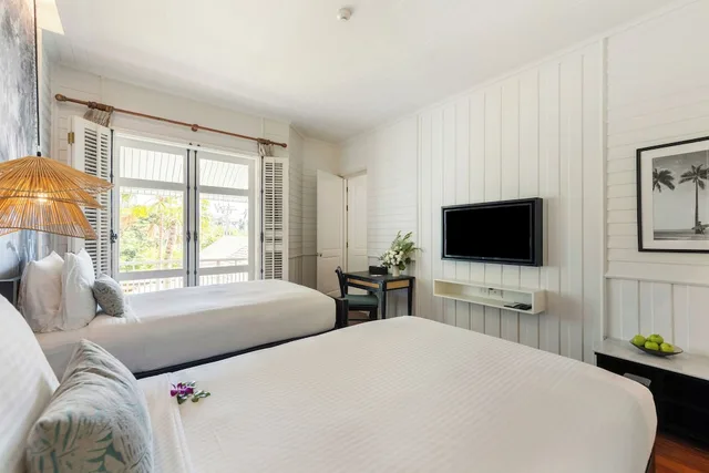 غرفة متصلة عائلية بسرير كينج وسريرين منفصلين بإطلالة على المسبح، OUTRIGGER Koh Samui Beach Resort 3/10