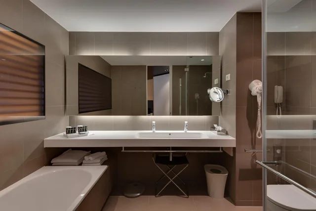 Gallery, Suite, King Bed، Lone Hotel by Maistra Collection 3/3