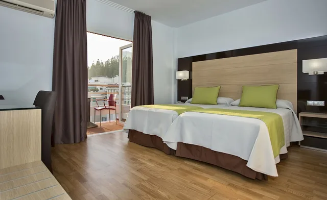 غرفة سوبيريور بسريرين منفصلين، Hotel Baviera 1/4