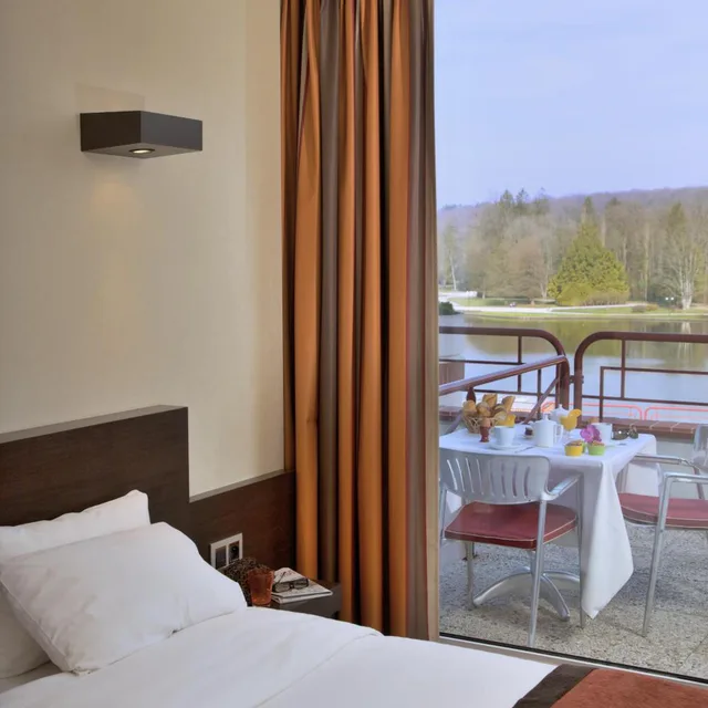 غرفة كومفورت بسرير مزدوج أو سريرين منفصلين بإطلالة على البحيرة، Hotel Et Spa Du Beryl 6/10