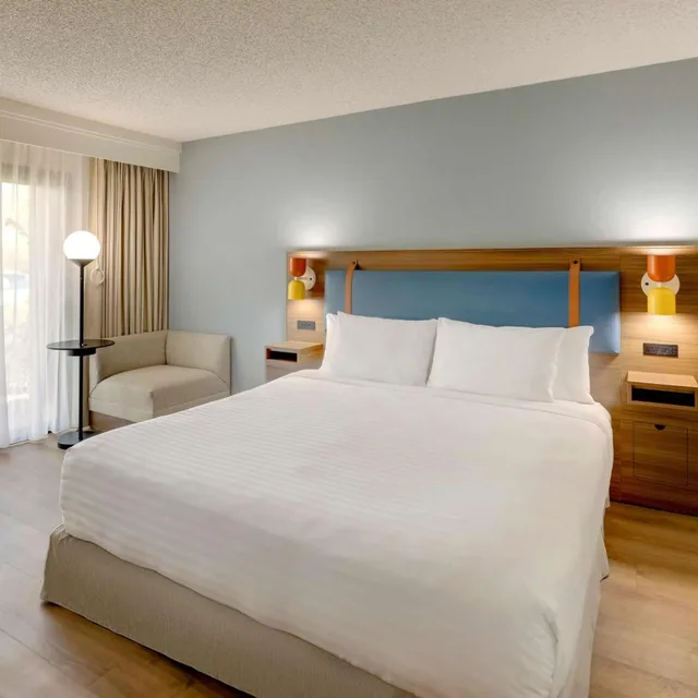 Room, King Bed, Accessible, Sonesta Select Scottsdale At Mayo Clinic Campus 14/18