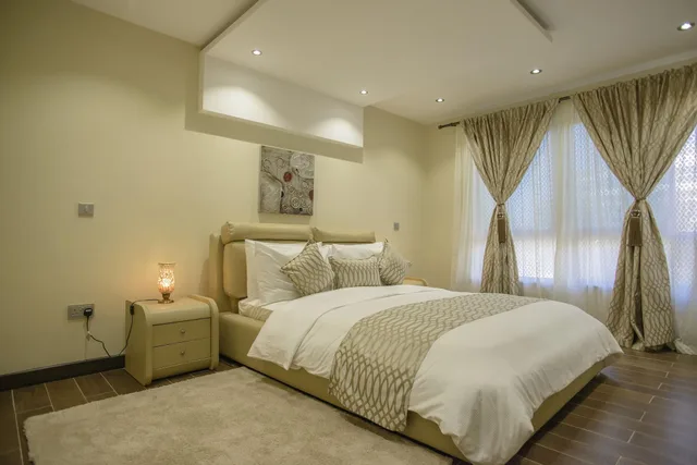 جناح سوبيريور، The Landmark Suites 6/10