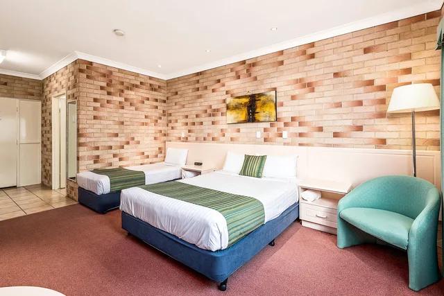 غرفة كبيرة بسريرين منفصلين، Comfort Inn Glenfield 3/8