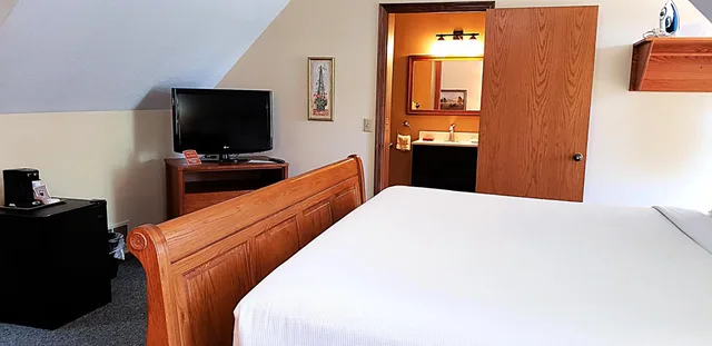 Carriage House, King Bed, Sofa، Berlin Heritage Inn 7/10