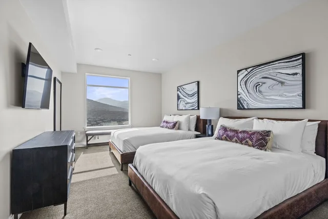 2 Bedrooms, Suite, King Bed, 2 Queen Beds, Mountain View, Sofa, Black Rock Mountain Resort 2/7