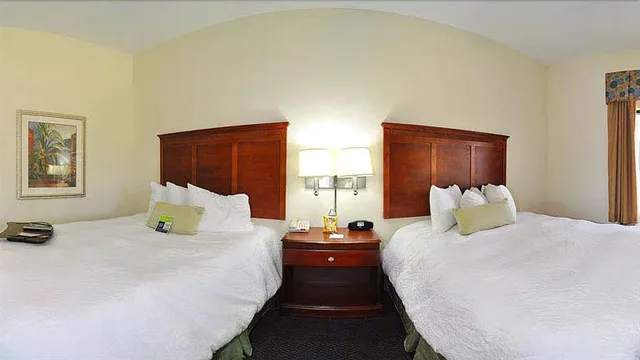 غرفة بسريرين كوين، Hampton Inn Quincy 1/2