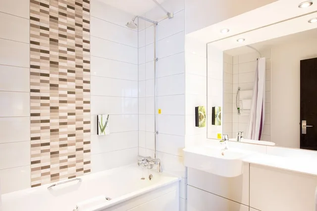 غرفة قياسية بسرير مزدوج، Premier Inn Exmouth Seafront hotel 3/3