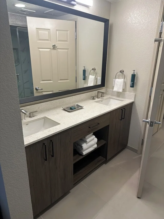 Deluxe, Suite, King Bed, Sofa, Kitchen, Bluegreen Vacations Club 36 An Ascend Collection Resort 10/10