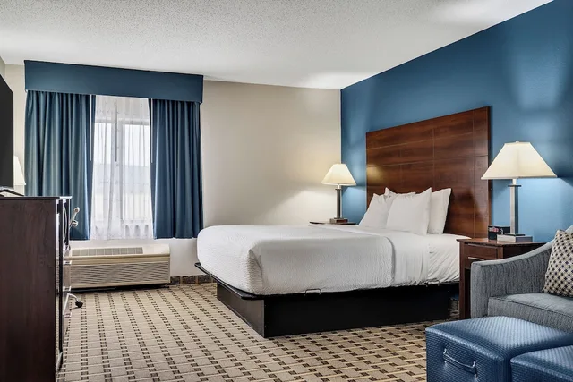غرفة قياسية بسرير كينج، Baymont By Wyndham La Crosse/Onalaska 6/10