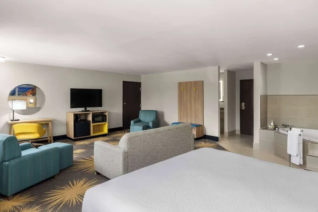 جناح استوديو بسرير كينج، Days Inn by Wyndham Williams, AZ 2/10