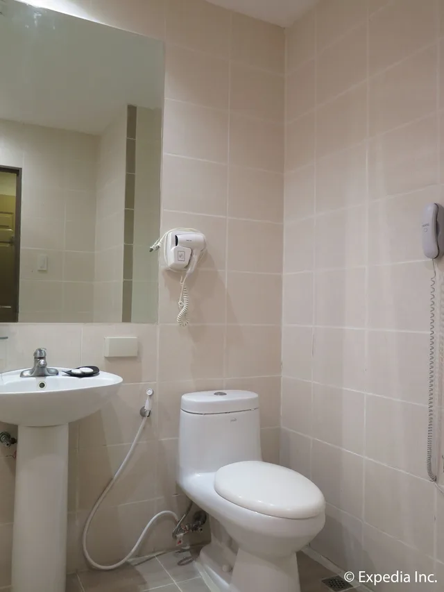 غرفة ديلوكس بسرير كينج بحوض استحمام، Kimberly Tagaytay Hotel 4/4