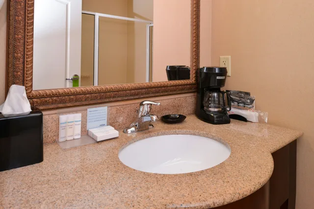 غرفة بسرير كينج، Hampton Inn Litchfield 4/4