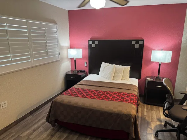غرفة قياسية بسرير كوين، Western Motel 5/10