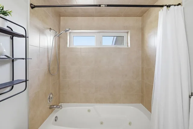 Green, King and Queen and Twin Beds, Pet Friendly، The Lodges At Blue Mountain Wintergreen Condos 10/10