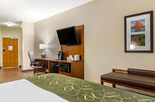 جناح بسريرين كوين يُسمح فيها بالحيوانات الأليفة، Comfort Suites Helena Airport 4/7