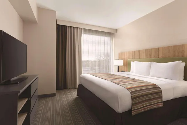استوديو بسرير كينج، Country Inn and Suites By Radisson Belleville ON 2/3
