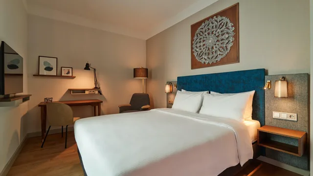 غرفة بسرير كوين، voco The Hague 3/5