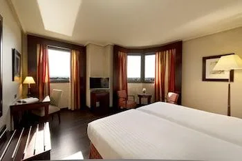 غرفة قياسية بسرير كوين وسريرين منفصلين، Sevilla Center 1/1