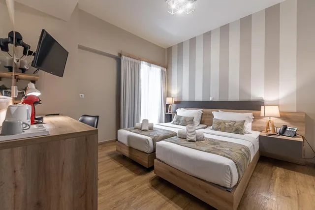 غرفة سوبيريور بسريرين منفصلين بشرفة، Hotel @ Syngrou Fix 3/7