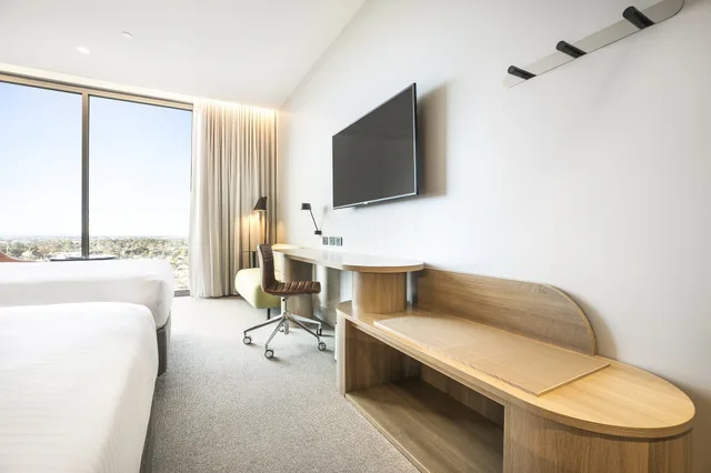 غرفة بريميوم بسريرين مزدوجين في طابق مرتفع، HOLIDAY INN WERRIBEE 4/8