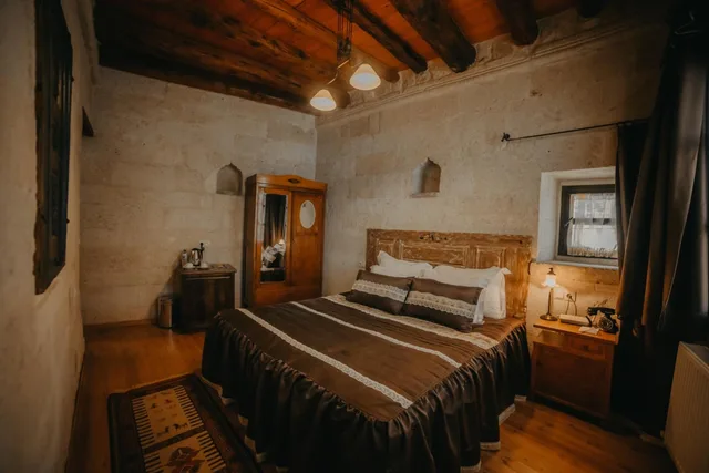 Cave, Standard, Double Bed، Dere Suites 3/8