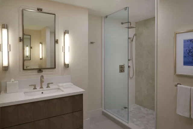 جناح بسرير كينج، Hilton Toronto 2/2