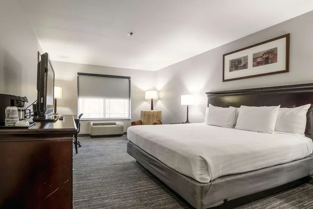 غرفة بسرير كينج، Country Inn & Suites by Radisson, Ontario at Ontario Mills, CA 2/10