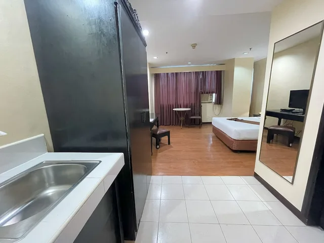 Deluxe, Golden Peak Hotel and Suites powered by Cocotel 10/10