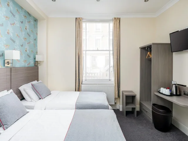 غرفة ديلوكس ثلاثية بسرير فردي، OYO Bakers Hotel London Victoria 4/10