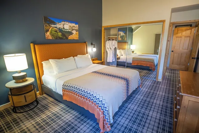 1 Bedroom, Chalet, Suite, King Bed، Outbound Mammoth 1/2