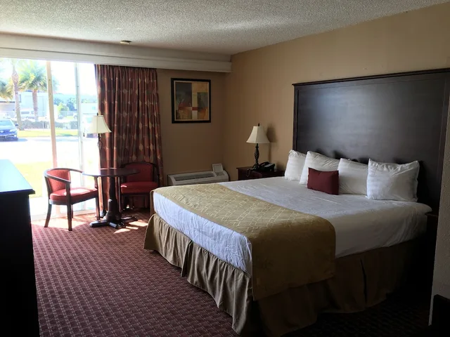 غرفة بسرير كينج، Travelodge By Wyndham Lakeland 1/10