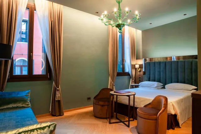 Charming, Double or Twin Bed, Sofa، Campiello Hotel 2/10