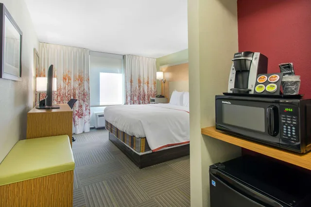 غرفة بسرير كينج، Gallus Stadium Park Inn, an Ascend Collection Hotel 5/5