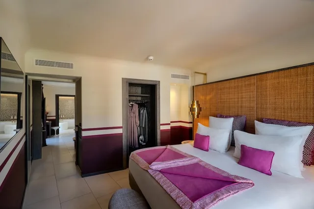 Village, Suite, King Bed, Paris Saint Tropez 1/10